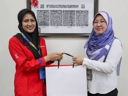 Laluan punggol ialah laluan transit laluan pandu automatik di republik singapura. Cemas Sambut Kelahiran Bayi Di Stesen Lrt Puchong Prima