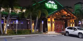 Twin peaks breastaurant waitresses sue over unwanted touching and discrimination. Twin Peaks Breastaurant Ex Workers Allowed To Continue Discrimination Lawsuit Over Workplace Harassment Cook County Record