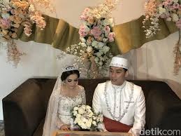 Jika hasilnya tidak berisi lagu yang anda cari, cobalah mencari lagu dengan nama artis atau dengan nama lagu tersebut. Ifan Seventeen Dan Citra Monica Buka Makna Mahar Pernikahan Yang Fantastis