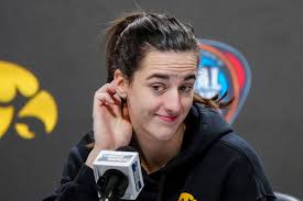 Getting Straight A's in College, Caitlin Clark Goes Against Her Mother  Looking Forward to May 15: “Didn't Do All This Work for Nothing”