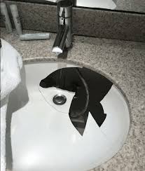 Visualizza altre idee su oggetti, strano, tazze di caffè divertenti. Gli Oggetti Piu Strani Ritrovati Negli Hotel Dal Personale Alberghiero Foto