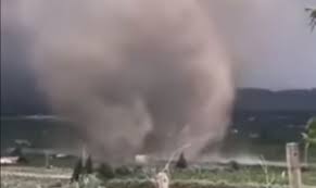 Check spelling or type a new query. Tornado In Sicilia Una Tromba D Aria Nella Piana Di Catania Video