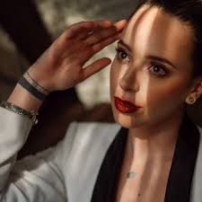 daniela aceves ✨ (@danielacevees)