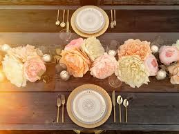 Las flores son el complemento ideal para cualquier boda. Flores De Papel Para Decorar Una Boda Artesania Y Belleza Eterna Decoracion Bodas