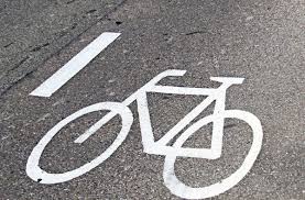Verkehrsversuch In Waldenbuch Die Fahrrad Schutzstreifen Gibt Es Nur Auf Probe Boblingen Stuttgarter Nachrichten