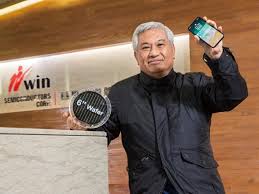 如題，去年12月退伍後陸續開始找工作，最後挑出3間在抉擇，請版上有經驗的大神給點 建議。 自己的背景為中字輩電機所固態組 大學是私立大學一樣主修固態 考慮的offer有: 5gè¶¨å¢ä¸ç©©æ æ'å'ææå¥½ä½ç½® ä»å'¨å