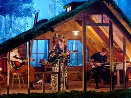 Taylor swift performs folklore medley at the 2021 grammy awards. Ajiyzqkjlpllhm