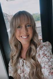 Request for neutral background and headshot edit