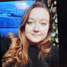 Anyone know Felicia Long? She's got a package at my mom's place. Inbox me!