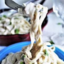 A Super Easy Recipe For Vegan Alfredo Sauce Made With Coconut Milk An Easy Way To Make A Rich And Creamy Vegan Alfredo Vegan Alfredo Sauce Vegan Keto Recipes