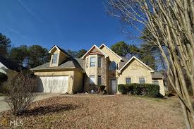 566 Shadow Oaks Dr, Stone Mountain, GA 30087