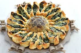 Rotoli di pasta sfoglia wurstel grandi potete preparare questi fiori sia con la pasta sfoglia oppure utilizzando dell'impasto sole di pasta sfoglia ripiena di spinaci e ricotta. Torta A Fiore Girasole Di Pasta Sfoglia