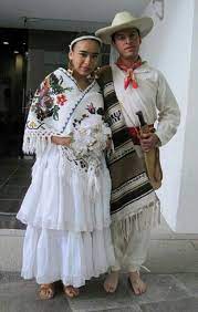 Pin De Marc Meier En Trajes Y Bailes Folckloricos De Mexico Traje Tipico De Puebla Traje Tipico De Queretaro Vestidos Tipicos De Mexico