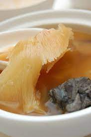Bring chicken stock to boil and season to taste with salt, sugar and chicken stock powder. Traditional Food That Needs To Stop Shark Fin Soup