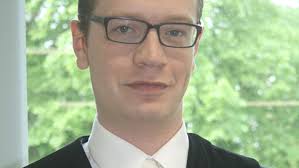 Drei Jahre und zwei Monate