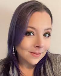 Kelly Broderick's Instagram, Twitter & Facebook