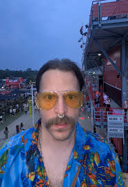 Ici Maxime Gervais, le remplaçant de Murphy Cooper pendant qu'il est dans  un show de télé-réalité