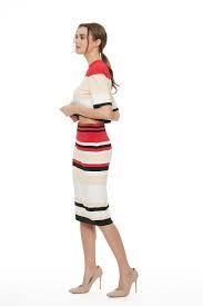 This knit cardigan pattern is made with bulky weight yarn and has an intermediate level of difficulty. Color Block Triko Crop Top Gizia