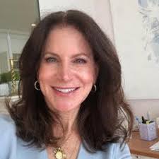 Lori Ogden's Instagram, Twitter & Facebook