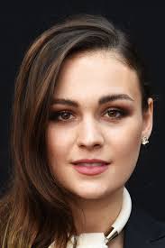 Sophie Skelton 🌟 6