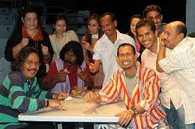 Pi mai pi mai tang tu. 5 Sitkom Popular Di Negara Kita Satu Masa Dulu Iluminasi