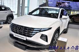 Limited 4dr suv awd (2.4l 4cyl 6a) 9 of 9 people found this review helpful. 2022 Hyundai Tucson Hybrid In Live Images