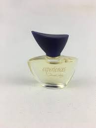 3 or 4 character batch codes (1 digit, 1 letter, other characters) (eg 0f8a) are usually printed or stamped on the bottom of the product packaging. Erfahrungen Priscilla Presley 1993 Eau De Toilette Etsy Parfum Eau De Toilette Duft