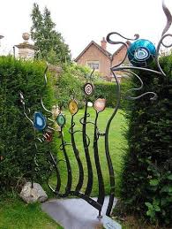 Dr Seuss Would Be So Proud Hof Kunst Minibiotop Mosaik Gartenkunst