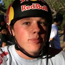 Kyle Strait's Instagram, Twitter & Facebook