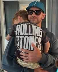 Jessica Biel | Happy Father's Day to my spectacular husband who is one  incredible dad. And to all the other dads out there doing their thing.  Leading... | Instagram