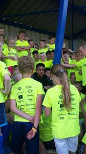 Jun 22, 2021 · ik vond het erg leuk, zegt mariska manshanden, de moeder van donyell malen, in bureau sport oranje. Hoog Bezoek Bij Jeugdkamp Succes International Donyell Malen Kwam Langs