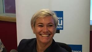 A man and a woman who do not know each other are left on their own for three weeks in a hostile environment, with no clothing, water or food. Emmanuelle Merit Candidate Libournaise De Retour A L Instinct Primaire