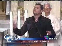 Celia cruz always sang in spanish and in a powerful, throaty voice once described as metallic as brass. Victor Manuelle La Vida Es Un Carnaval A Capella En La Iglesia Sepelio Y Homenaje A Celia Cruz Youtube