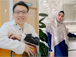 Kartika putri terlihat begitu dekat dengan tiga anak tirinya. Jutggwqnxivoem