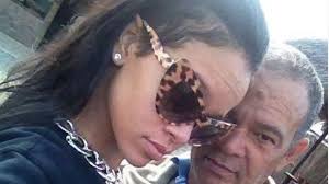 Rihanna Kirim Ventilator untuk Ayahnya yang Terpapar Corona Covid-19