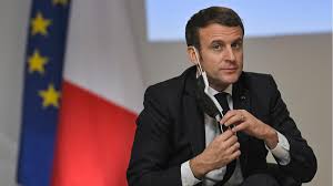 Video footage on social media shows macron shaking. Aupdqvjzvdieym