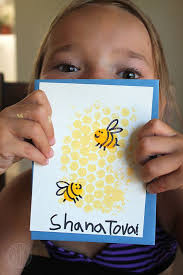 A Rosh Hashanah Craft For Kids That S Very Sweet Indeed Cool Mom Picks Rosh Hashanah Crafts Rosh Hashana Crafts Jewish Crafts
