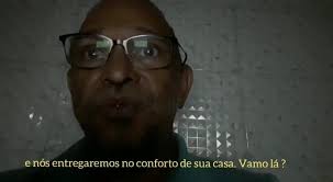 Apresentação da musicista chinesa Lu Yanan durante o festival "O mundo  aqui" em uma das ilhas do arquipélago dos Açores no dia 10 de Novembro de  2017.