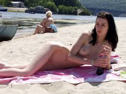 Voyeurclouds' voyeur category is reserved for displaying candid voyeur pics and videos. Candid Young Girls At Beach