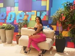 Berita tentang dipecatnya bribda dewi dan prostitusi online yang melibatkan artis ternama vanessa angel. Model Ini Mengaku Menahan Sakit Demi Miliki Bokong Terbesar Indozone Id