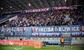 Jakiś tam karol marks, trener górnika, gdy zachęcał górników do przyjścia na mecz kiedyśtam. Kibicowski Raport Odpowiedz Ruchu Nowa Flaga Gornika Sportslaski Pl