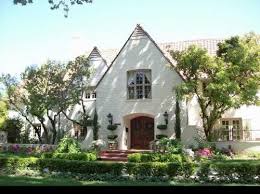Wanna See Ronald Reagan S Former Home In East Sacramento Painted Brick House House Exterior Tudor House