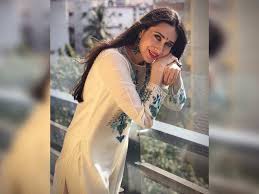 Karishma kapoor, karishma kapoor photos, karishma kapoor images, karishma kapoor picture galleries, online karishma kapoor photos, download karishma kapoor latest photos. Karisma Kapoor S Latest Instagram Picture Will Give You Festive Vibes