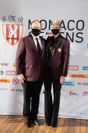 Pour une durée de cinq ans, la fondation princesse charlène de monaco a renouvelé son partenariat avec l'association educational development projects trust (edp trust). Les Cheveux De Plus En Plus Courts De Charlene De Monaco