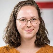 Brenda Kraus's Instagram, Twitter & Facebook