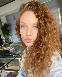 Jessica hannah glynne (born 20 october 1989) is an english singer and songwriter. Jess Glynne What S On Your Mind Facebook