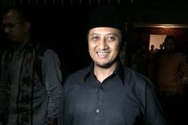 Share a gif and browse these related gif searches. Yusuf Mansur Janji Siap Kembalikan Uang Investor
