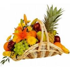 The Most Common Reason Being The Choice Of Gift And For That Simple Reason The Whole Process Becomes Tedio Fruit Basket Gift Fruit Basket Delivery Fruit Basket