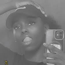 Can someone fix and curl the front of my wig in Detroit?