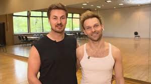 Die show ▶ let's dance (rtl) streamen & weitere highlights aus dem genre show im online stream bei tvnow anschauen. Let S Dance 2021 Wer Ist Raus Alle Infos Zur Show Den Promis Und Mehr